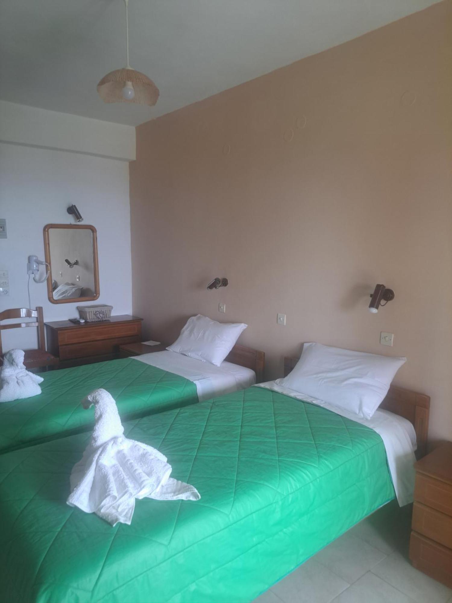 Marinos Studios At Lourdata Village ภายนอก รูปภาพ