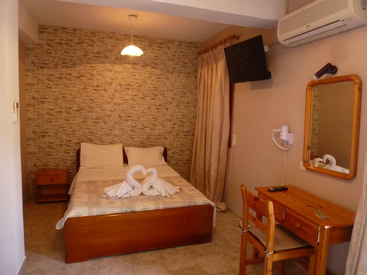 Marinos Studios At Lourdata Village ภายนอก รูปภาพ